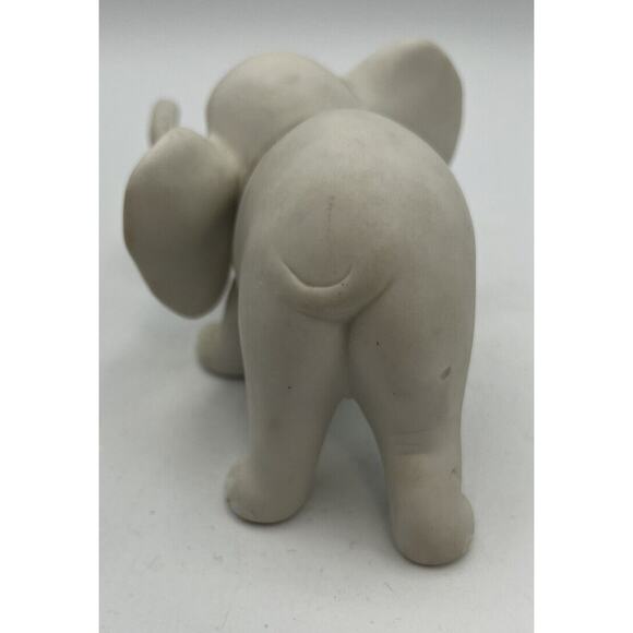Figurines Elephant Gray Porcelain Bisque Gold Trim Eyes Tucks Toe Nails 3 x 4" - Picture 4 of 6